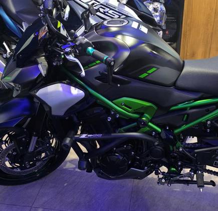 KAWASAKI Z900 